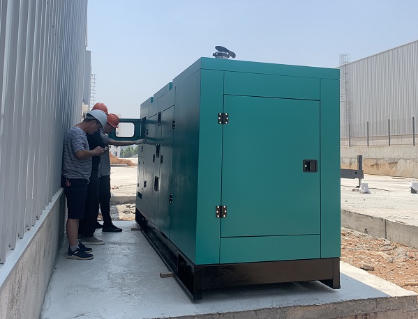 洛陽市工業(yè)園內(nèi)某大型物流園250KW玉柴靜音箱型發(fā)電機(jī)組安裝調(diào)試驗(yàn)收交付成功 洛陽市工業(yè)園內(nèi)某大型物流園250KW玉柴靜音箱型發(fā)電機(jī)組安裝調(diào)試驗(yàn)收交付成功